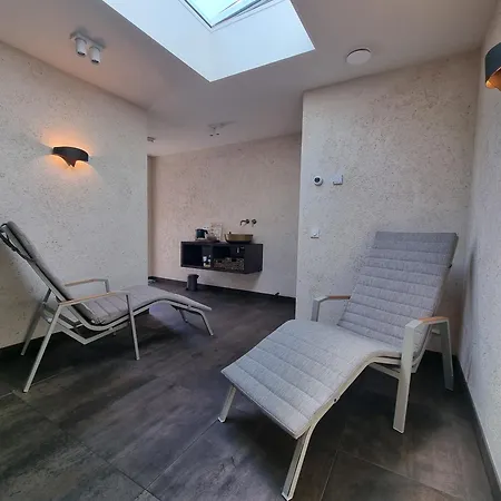 Loeyly Egmond 度假居 *