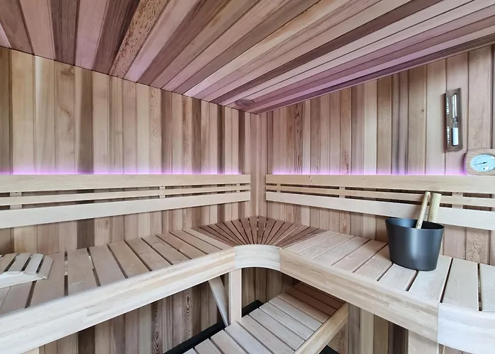 Holiday home Loeyly Egmond Egmond aan Zee